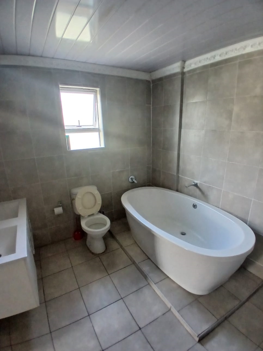 3 Bedroom Property for Sale in Haven Hills Eastern Cape